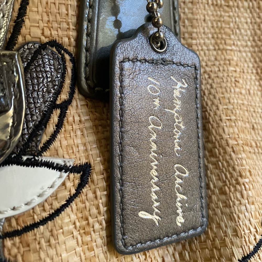 Coach - Picture 12 of 16